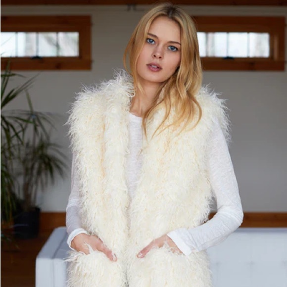 Emerson Fry Ivory Fluffy Vest - Picture 4 of 9